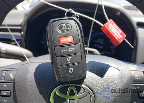 2025 Toyota Camry Xle z USA, uszkodzony, nr VIN 4T1DAACK0SU145029